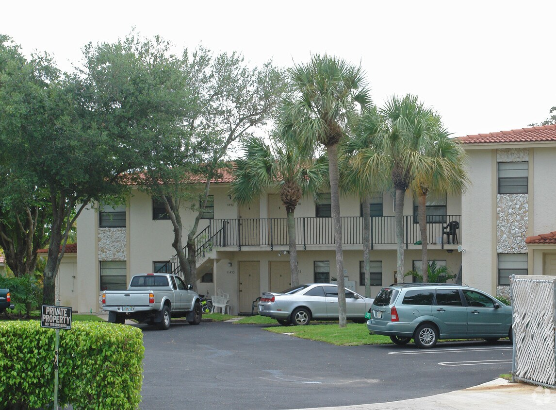 Building Photo - 11430-11442 NW 45th St