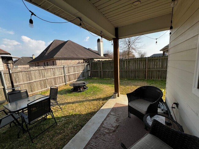 Foto del edificio - 3 Bedroom, 2 Bathroom, Brick Home , Garage , fenced yard