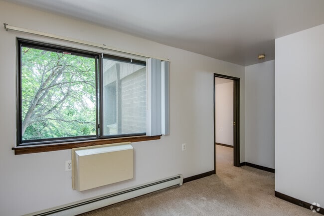 1 dormitorio, 1 baño - 574 pies cuadrados - Sala de estar - Grant Park Square Apartments