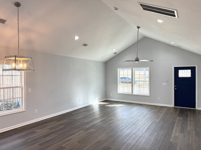 Building Photo - 118 Mineral Springs Rd