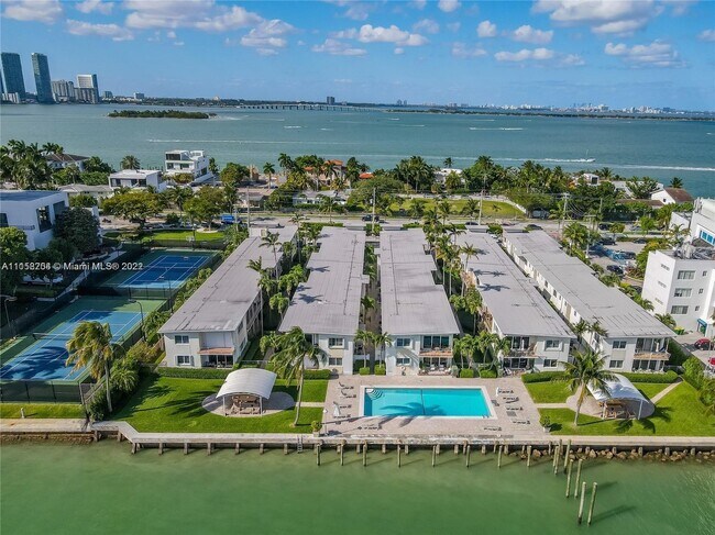 Building Photo - 1100 Venetian Way