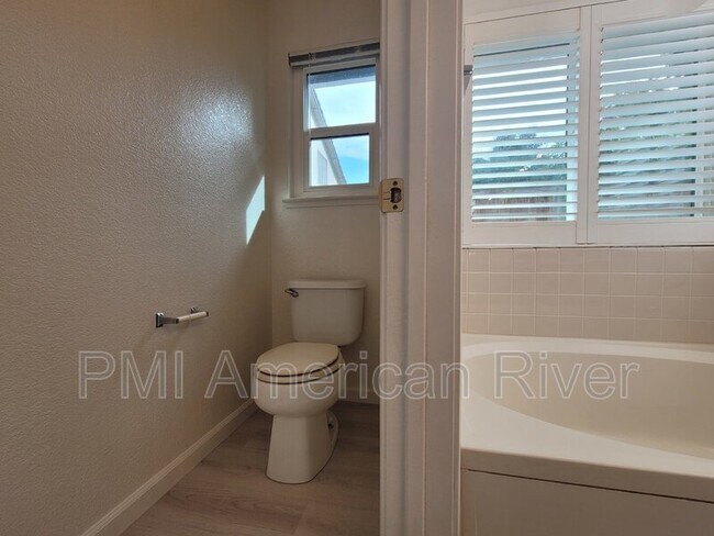 Foto del edificio - 3109 Turnbuckle Cir