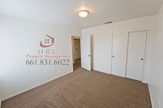 Foto del edificio - 6401 Castleford St