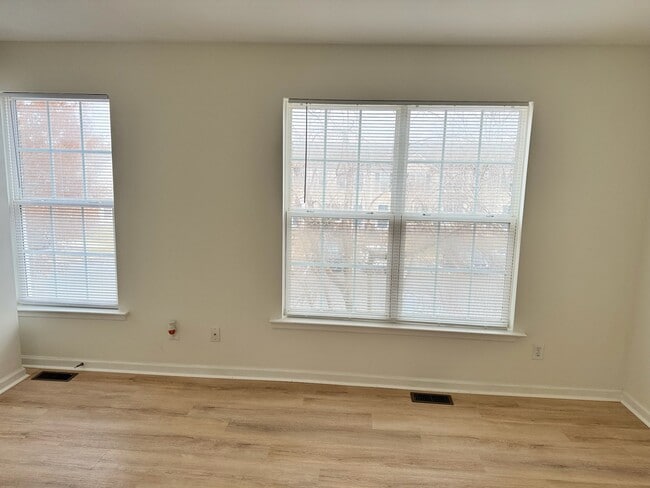Building Photo - 1496 Artisan Ct