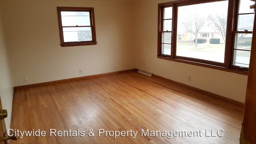 Primary Photo - 4239 N 68th St