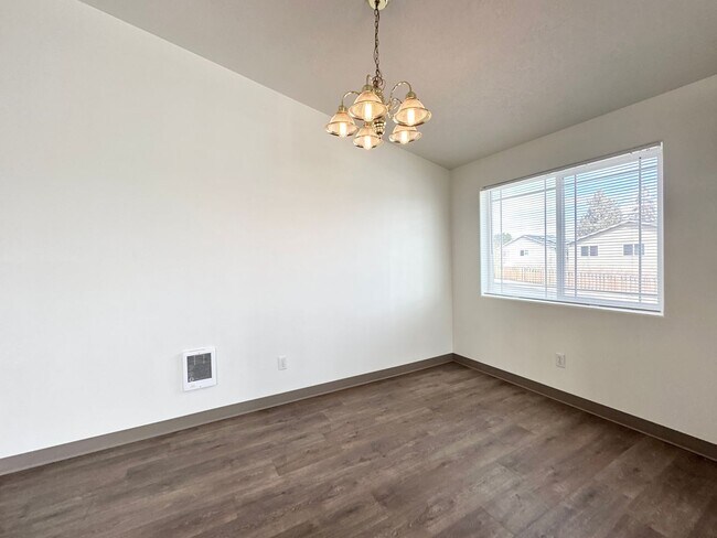 Foto del edificio - 06-100