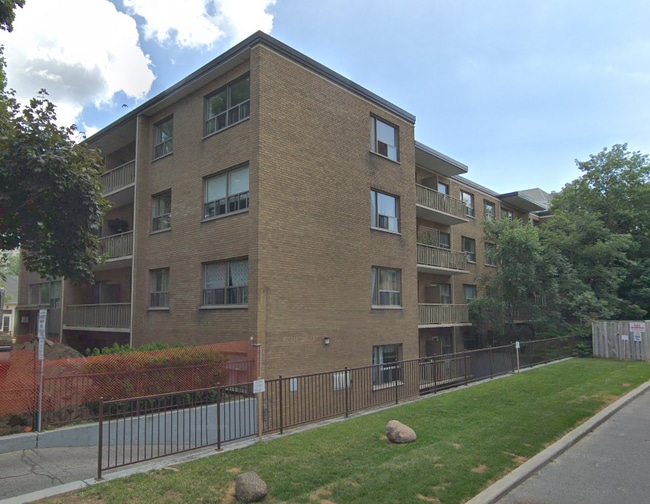 Building Photo - 165 Balliol