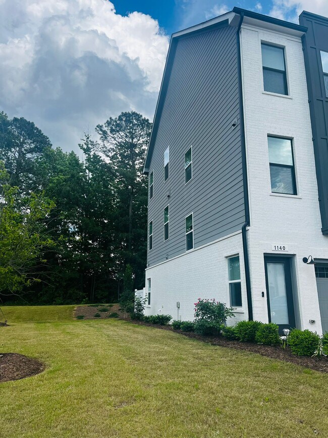 Foto del edificio - 1140 Kiernan Grove Ln