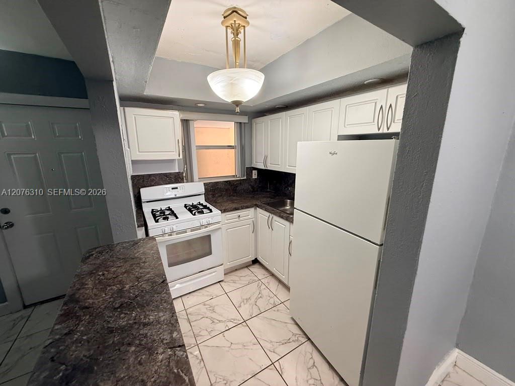 Foto del edificio - 350 E 21st St
