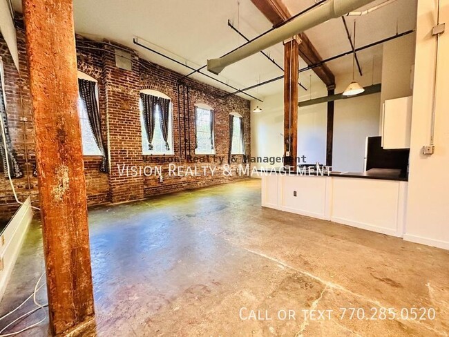 Foto del edificio - Historic King Plow Loft Studio - Ideal Liv...