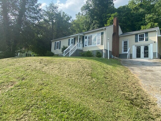 Foto del edificio - 776 Valley Dr