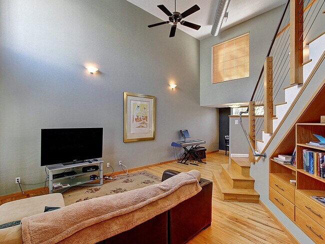 Foto del edificio - 790 N Clarkson St