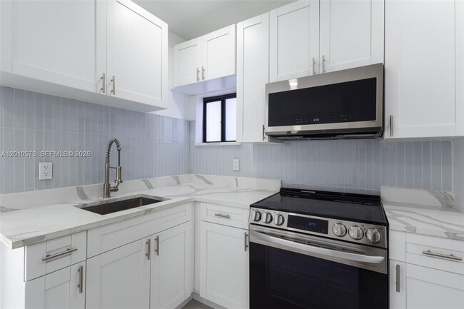 Foto del edificio - 571 NW 152nd St