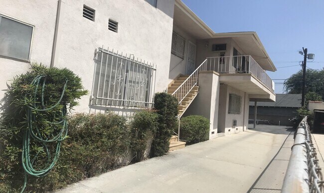 Foto del edificio - 3433 Glenhurst Ave
