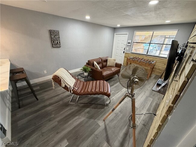 Building Photo - 13118 Feather Sound Dr