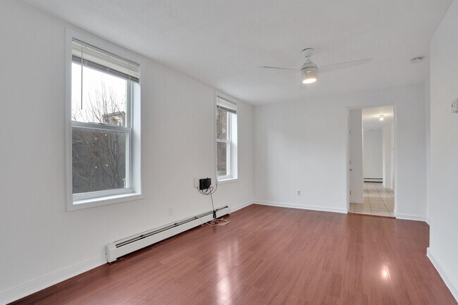 Foto del edificio - 811 Montgomery St