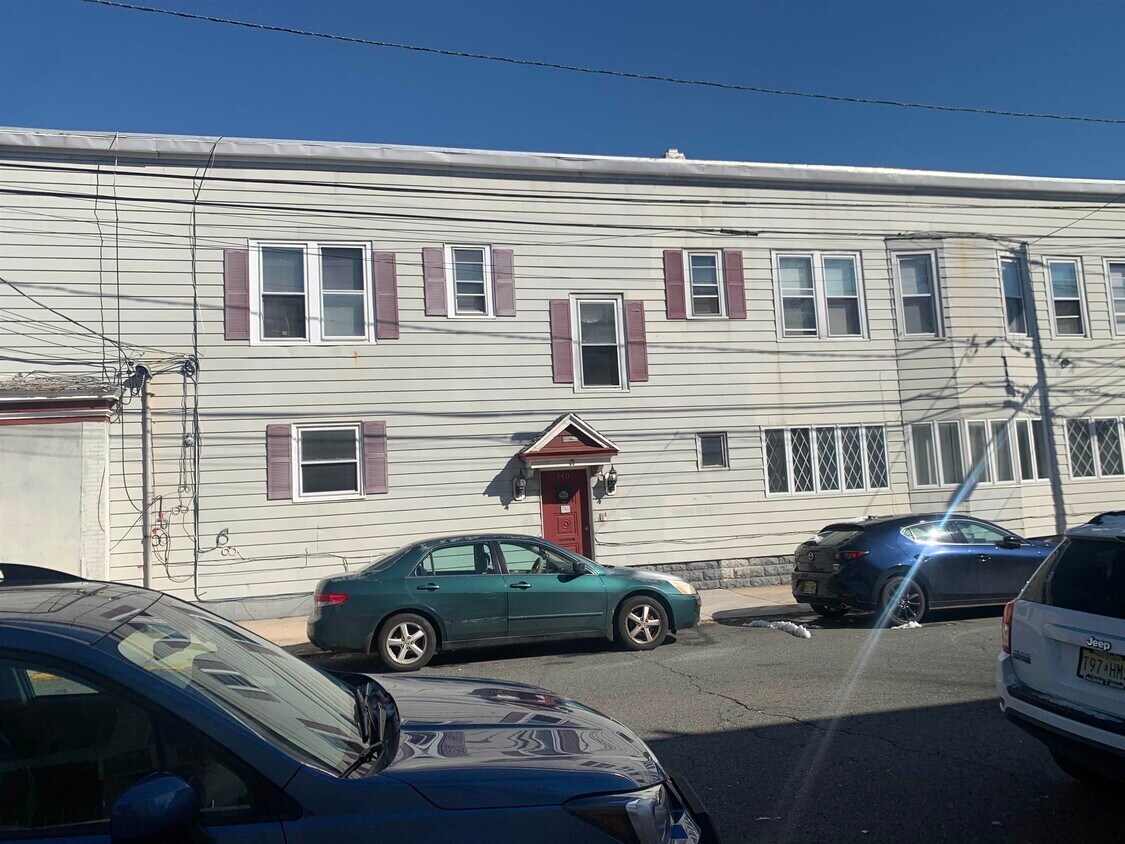 Primary Photo - 340 Avenue A