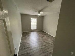 Building Photo - 146 Willow Oak Ln