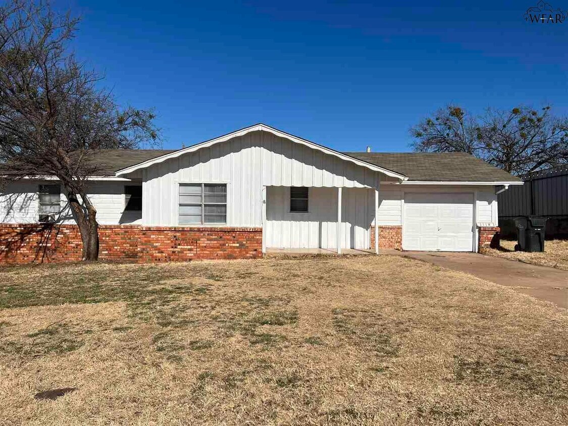 Primary Photo - 1118 Ireland St