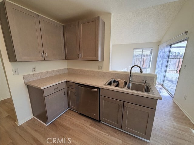 Building Photo - 6650 Alcantara Ave