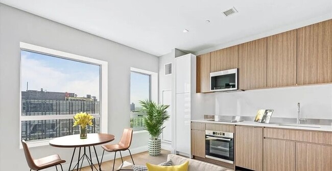 Foto del edificio - 100 Shawmut Ave