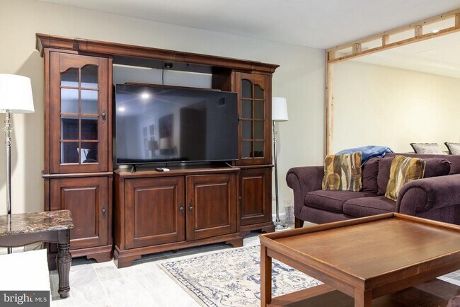 Foto del edificio - 6034 Chesterbrook Rd