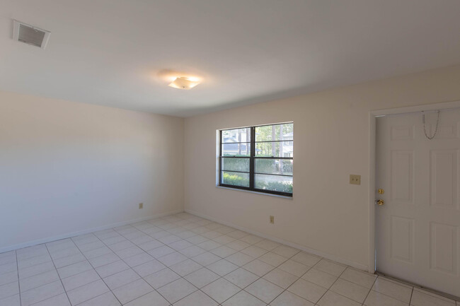 Foto del edificio - 13742 Bottlebrush Ct