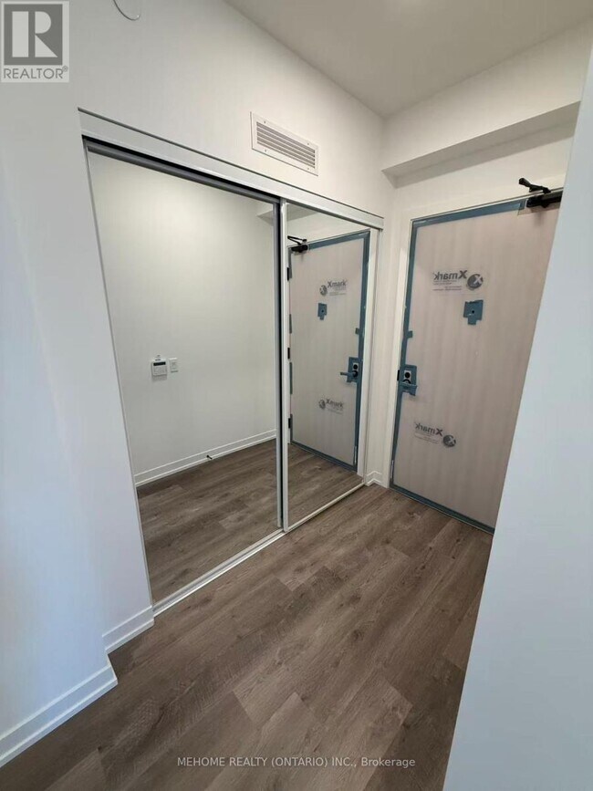 Photo du bâtiment - 8 Interchange Wy