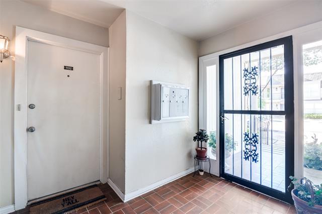 Foto del edificio - 5833 Copperwood Ln