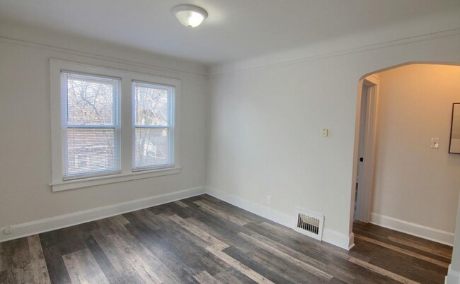 Foto del edificio - 372 W Bennett Ave