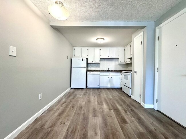 Photo - 1 Old Colony Ln Apartment