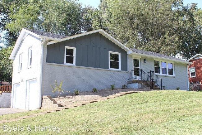 Building Photo - 3 br, 1.5 bath House - 21 Binks Dr