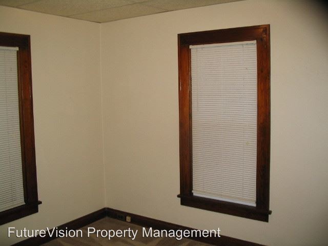 Building Photo - 212 Willow Ave