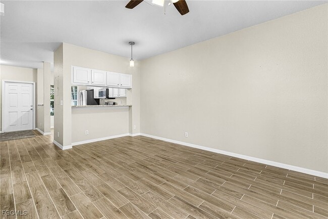 Foto del edificio - 10094 Poppy Hill Dr