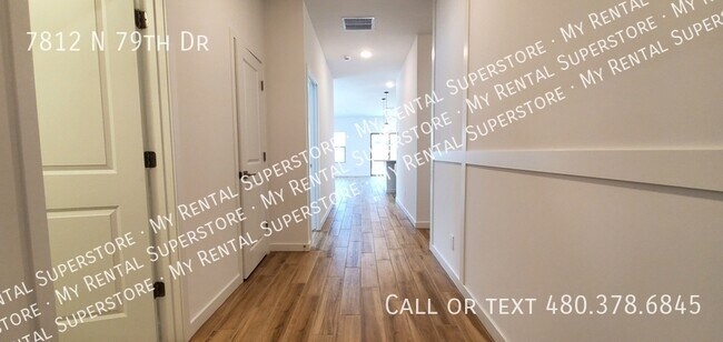 Foto del edificio - 7812 N 79th Dr