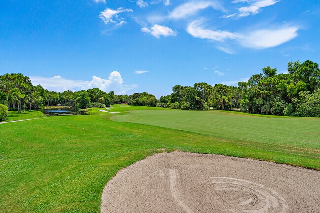 Foto del edificio - 8533 SE Palm Hammock Ln