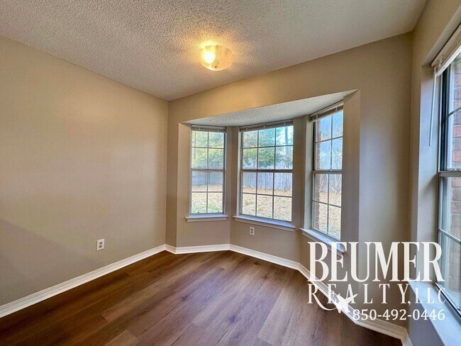 Foto del edificio - Spacious inside and out home for Rent