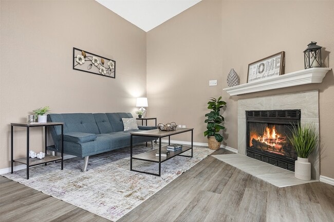 Photo - 4113 Esters Rd Apartment