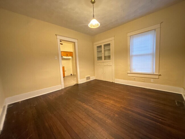 Building Photo - Parkwood Home **Move In Special!**