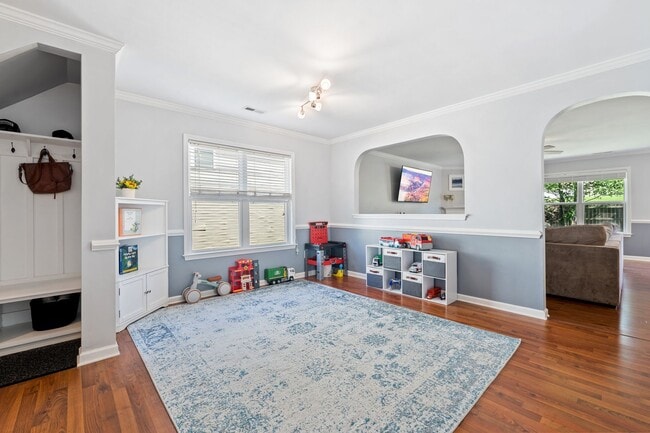 Building Photo - 110 Bray Dr