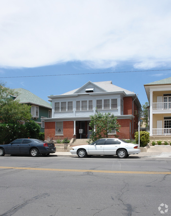 Building Photo - 1007 Montana Ave