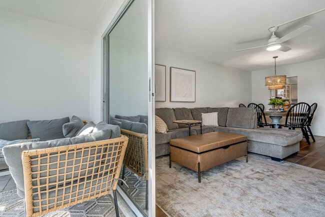 Foto del edificio - 6727 Midnight Pass Rd