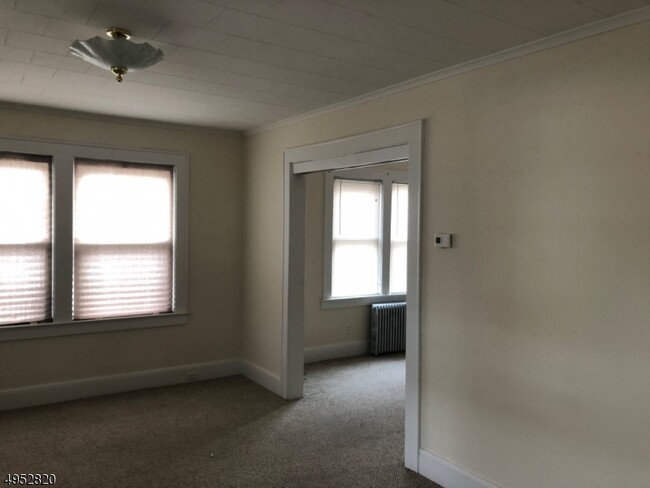Building Photo - 313 Spruce Ave, Unit 1