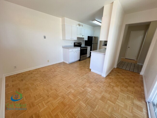 Foto del edificio - $3695 - 2 Bed/1.5 Bath Duplex in Santa Clara w/ Attached Garage