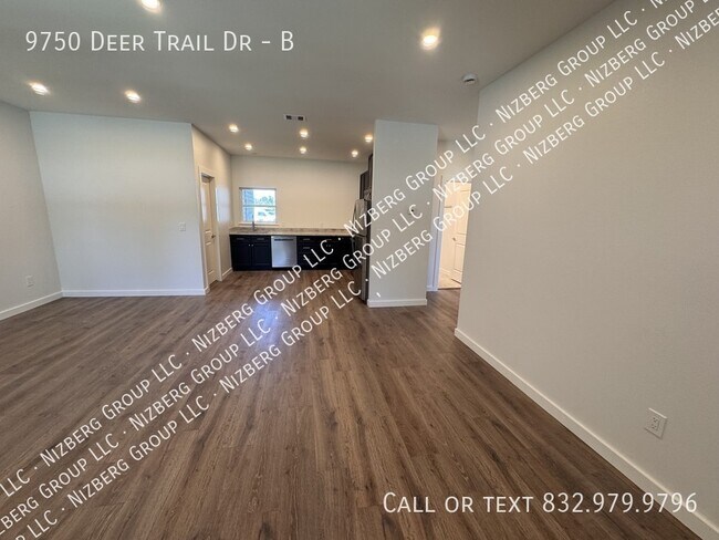Building Photo - 9750 Deer Trail Dr