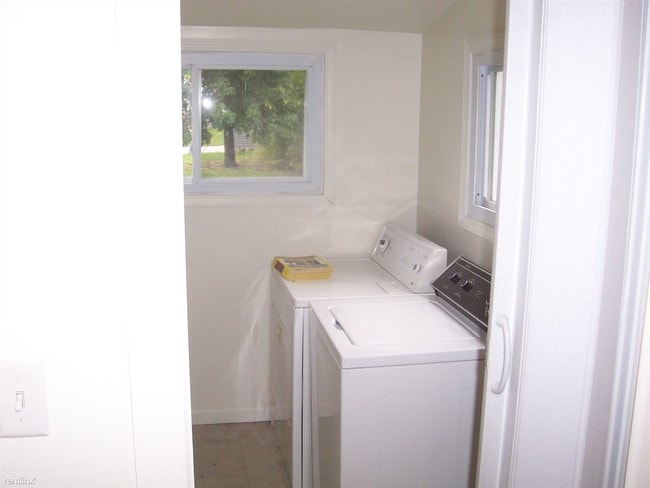 Building Photo - 412 Midland Blvd