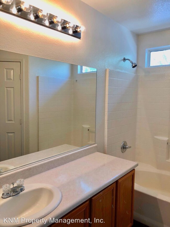 Building Photo - 3 br, 3 bath House - 5911 Amber Sky Ave.