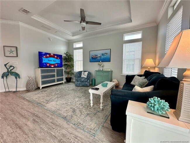 Building Photo - 352 NE Starboard Way