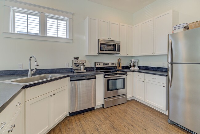 Foto del edificio - Home For Rent in Downtown Wilmington!