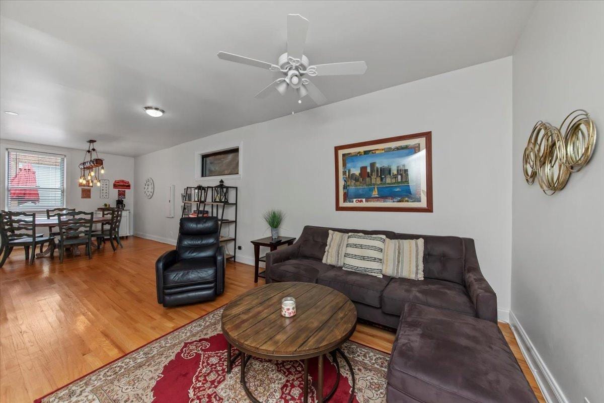 2 bedroom in Chicago IL 60657 - 2 bedroom in Chicago IL 60657